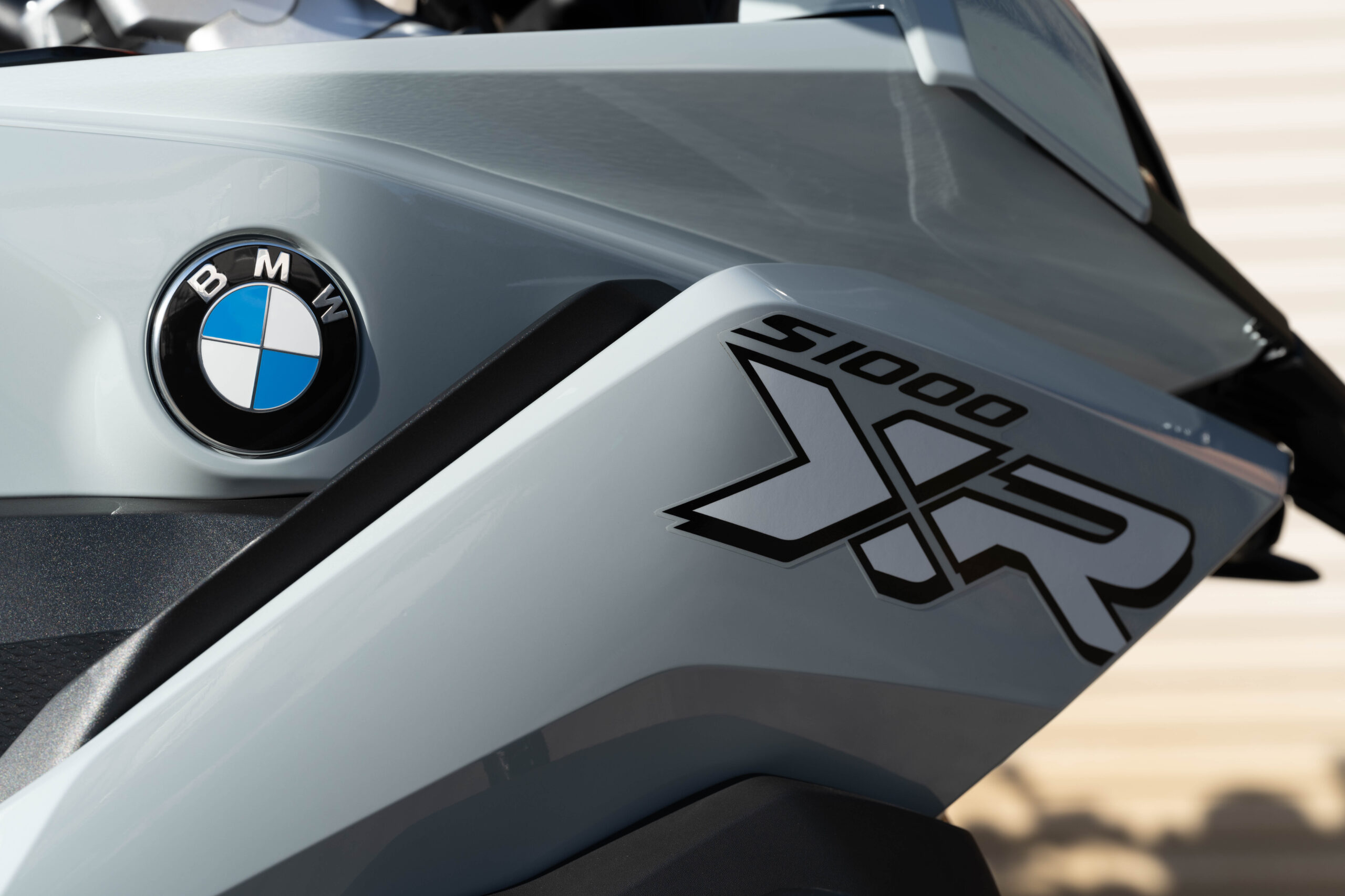 BMWの【S1000XR】をシート高40mmローダウン - セイクレッドグランド 